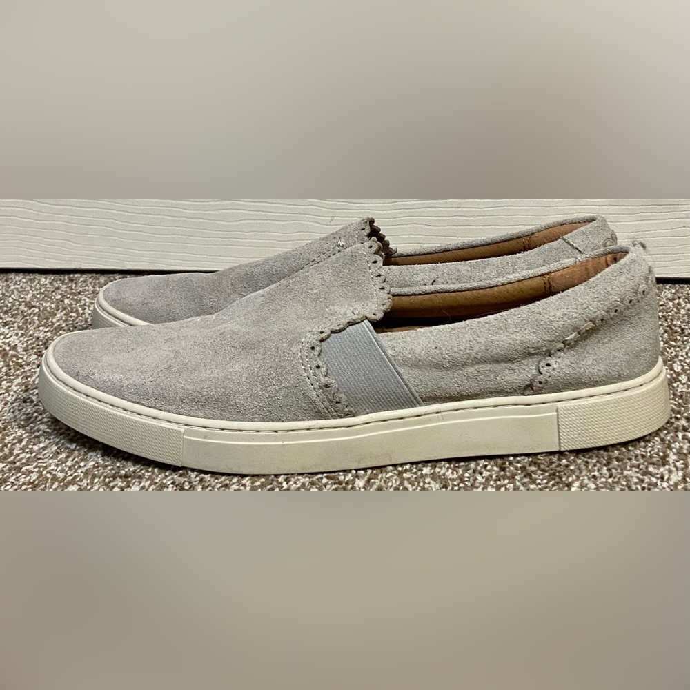 Frye women’s size 9.5 Gray leather scalloped slip on sneakers